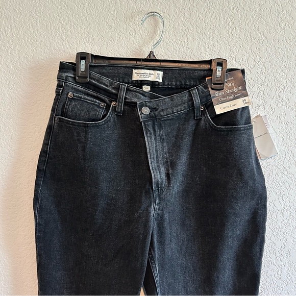 NEW Abercrombie & Fitch Curve Love Ultra High Rise 90s Slim Straight Jeans Cross - Picture 5 of 15